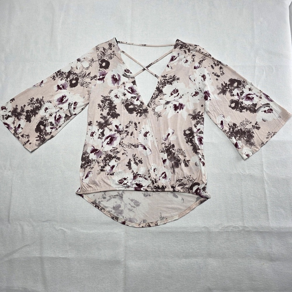 BKE Boutique Top Floral Women's Size Small 3/4 Sleeve NWT